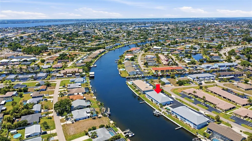 3933 SE 11 Pl #208 Cape Coral, FL 33904