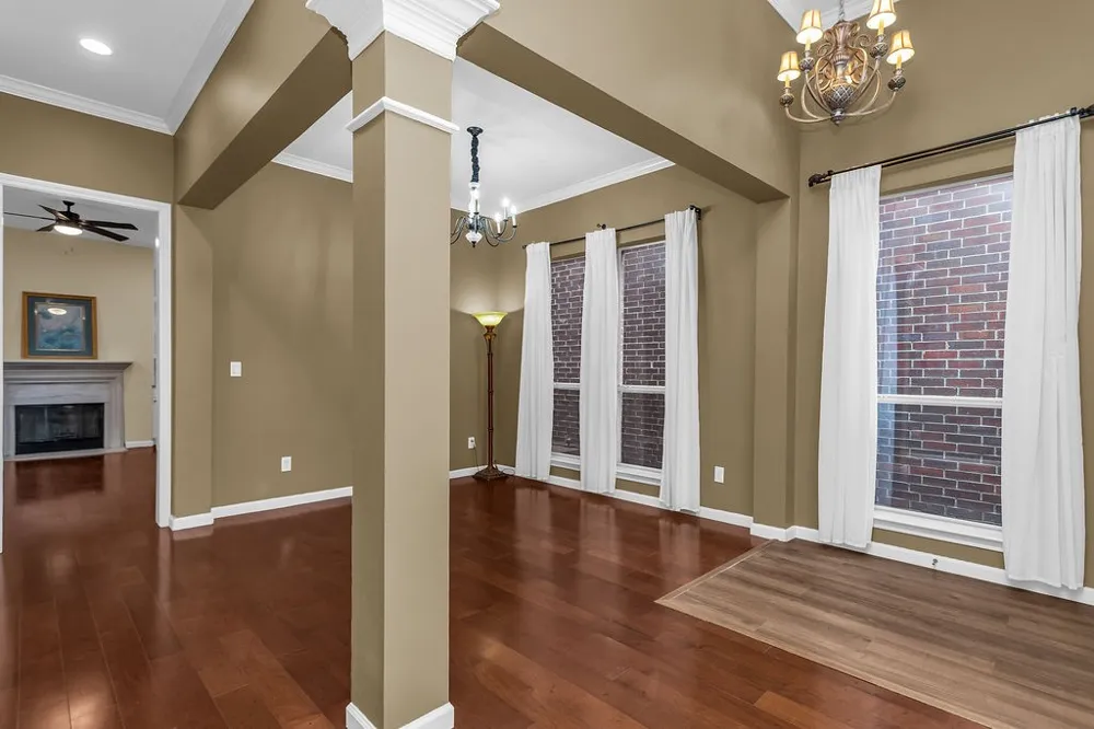 6015 Thursby Avenue Dallas, TX 75252