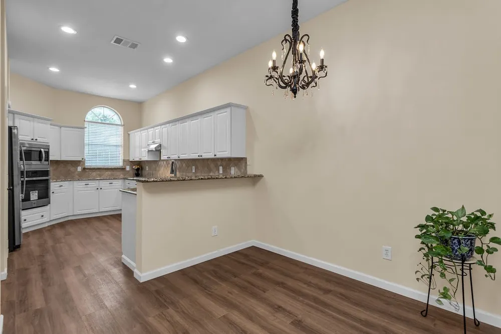 6015 Thursby Avenue Dallas, TX 75252