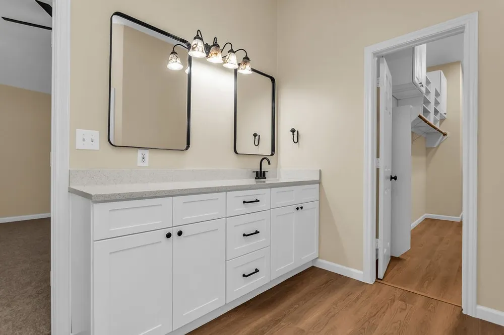 6015 Thursby Avenue Dallas, TX 75252