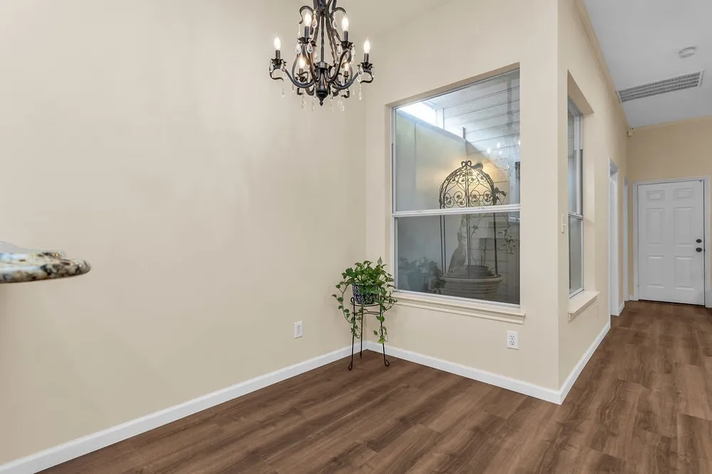 6015 Thursby Avenue Dallas, TX 75252