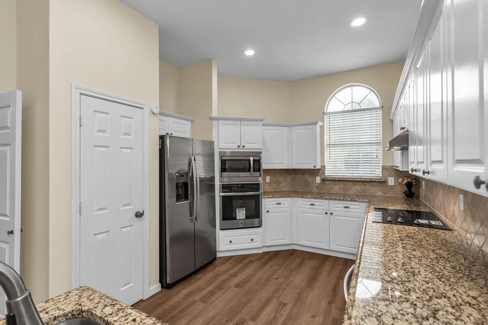 6015 Thursby Avenue Dallas, TX 75252