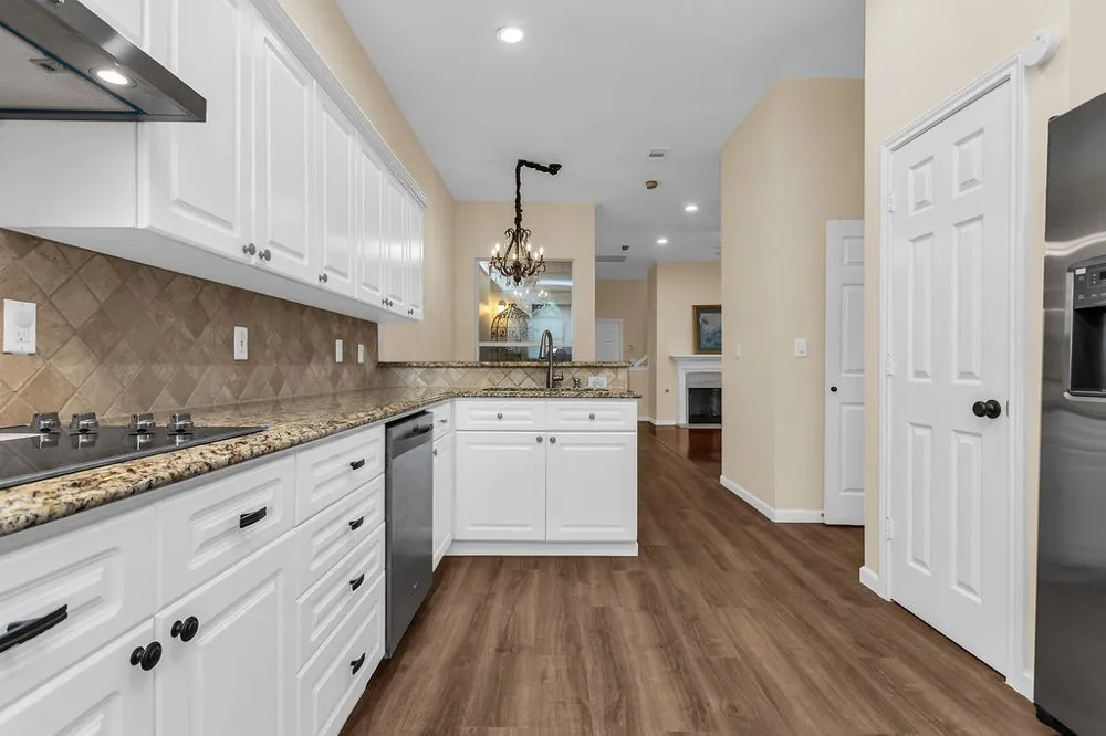 6015 Thursby Avenue Dallas, TX 75252