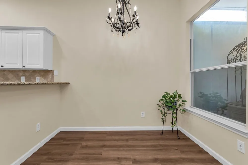 6015 Thursby Avenue Dallas, TX 75252