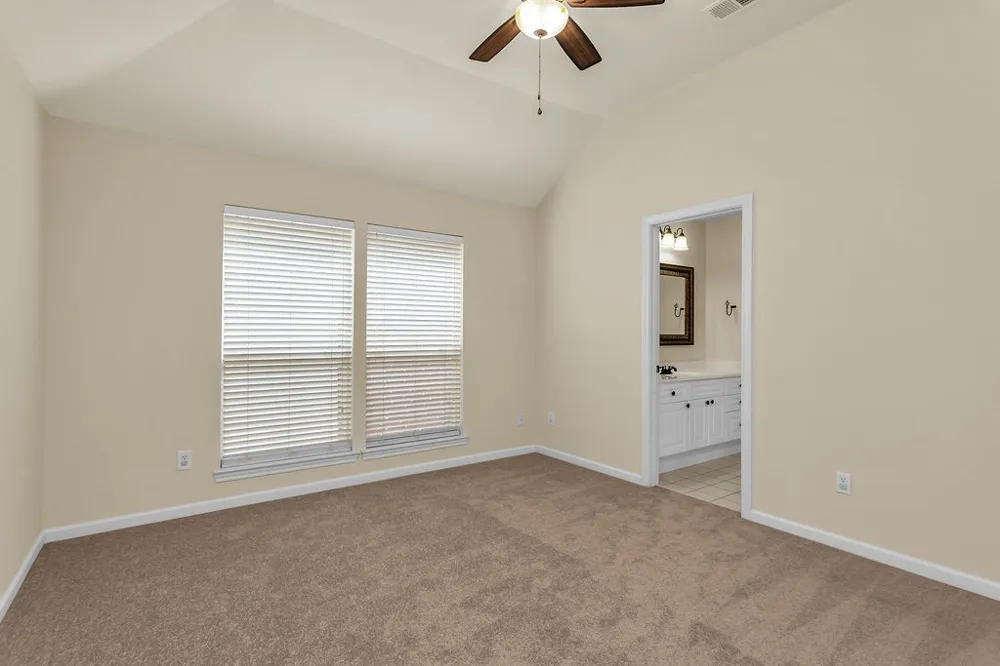 6015 Thursby Avenue Dallas, TX 75252