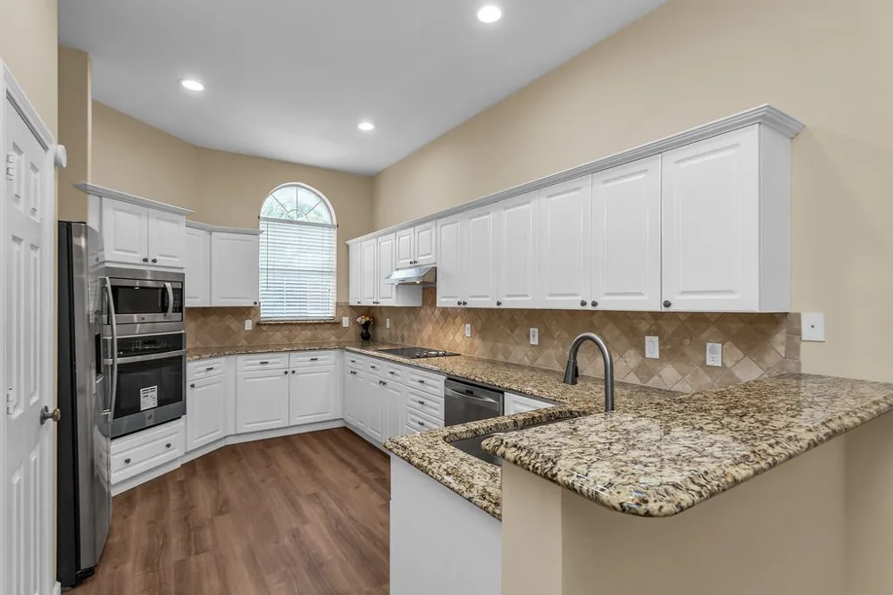 6015 Thursby Avenue Dallas, TX 75252