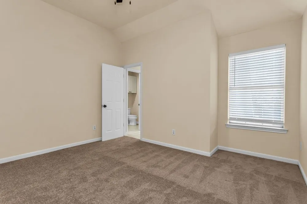 6015 Thursby Avenue Dallas, TX 75252