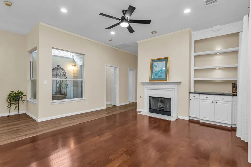 6015 Thursby Avenue Dallas, TX 75252