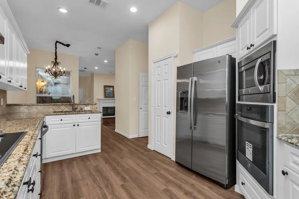 6015 Thursby Avenue Dallas, TX 75252