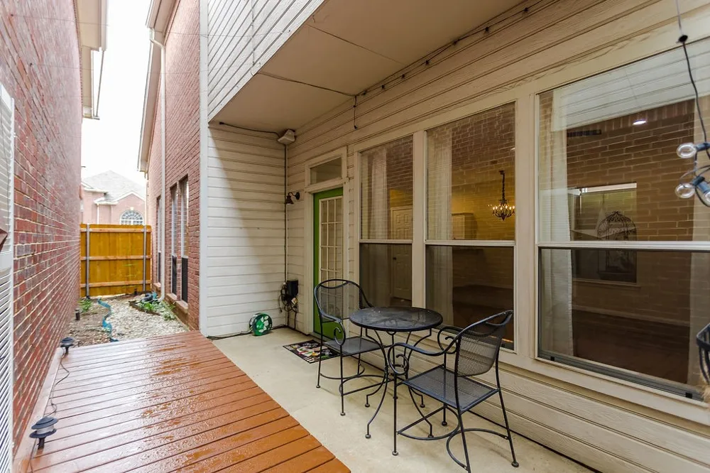 6015 Thursby Avenue Dallas, TX 75252