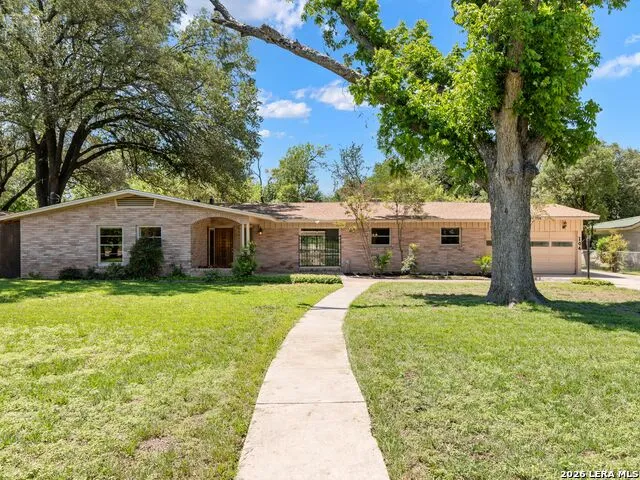 104 Herweck Drive Castle Hills, TX 78213