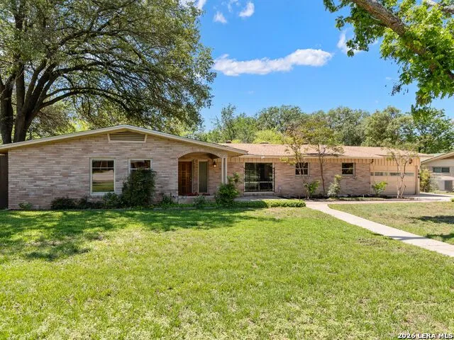 104 Herweck Drive Castle Hills, TX 78213