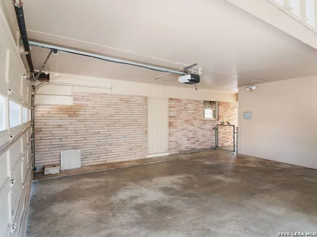 104 Herweck Drive Castle Hills, TX 78213