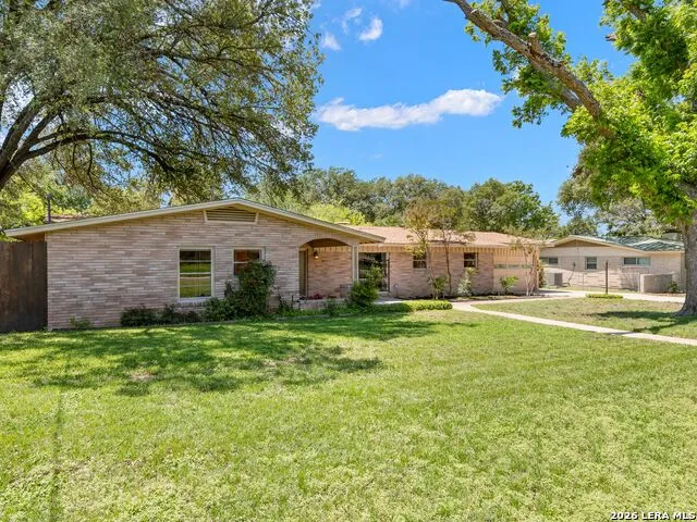 104 Herweck Drive Castle Hills, TX 78213