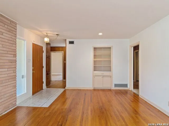 104 Herweck Drive Castle Hills, TX 78213