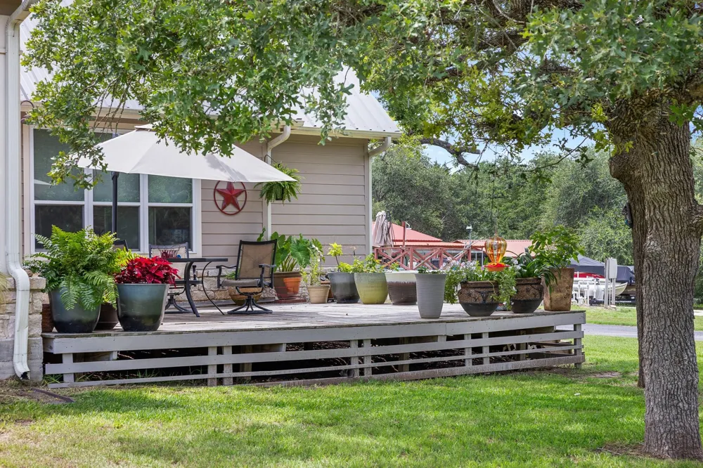 965 Us Hwy 90 Flatonia, TX 78941