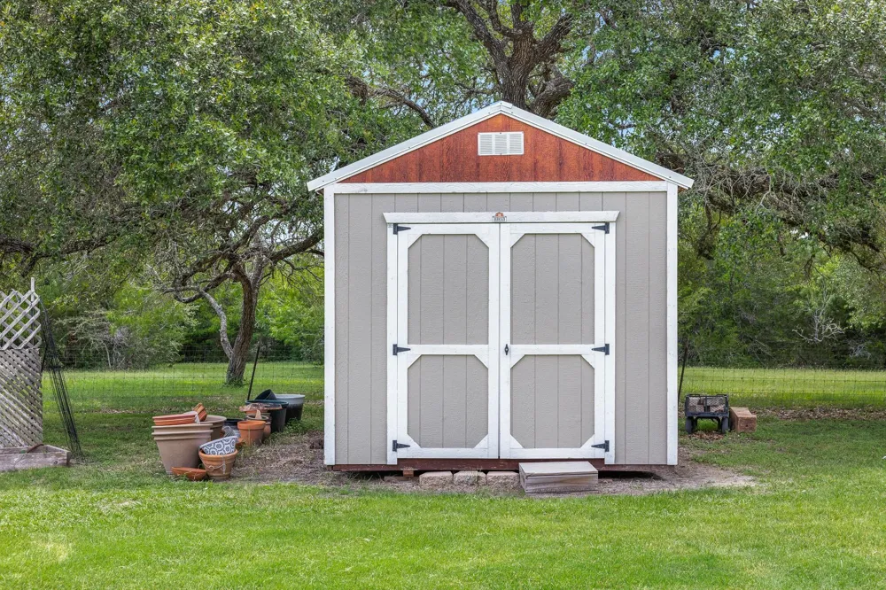 965 Us Hwy 90 Flatonia, TX 78941