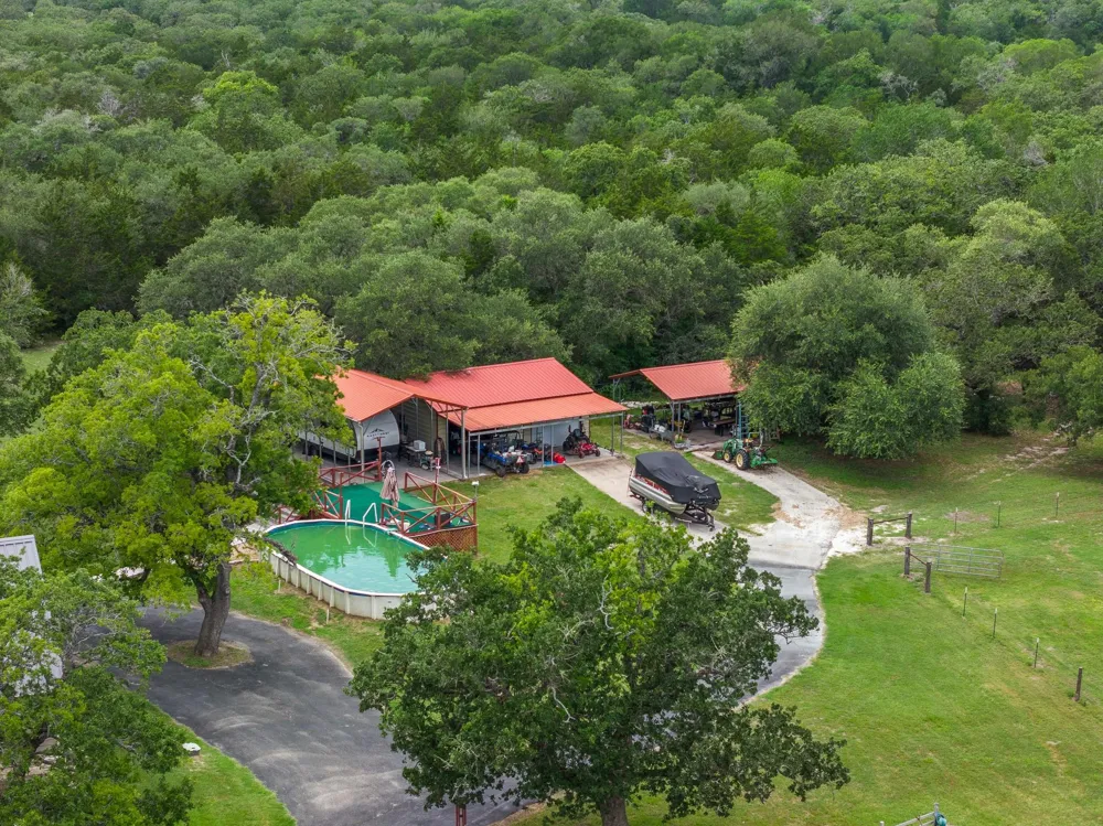 965 Us Hwy 90 Flatonia, TX 78941