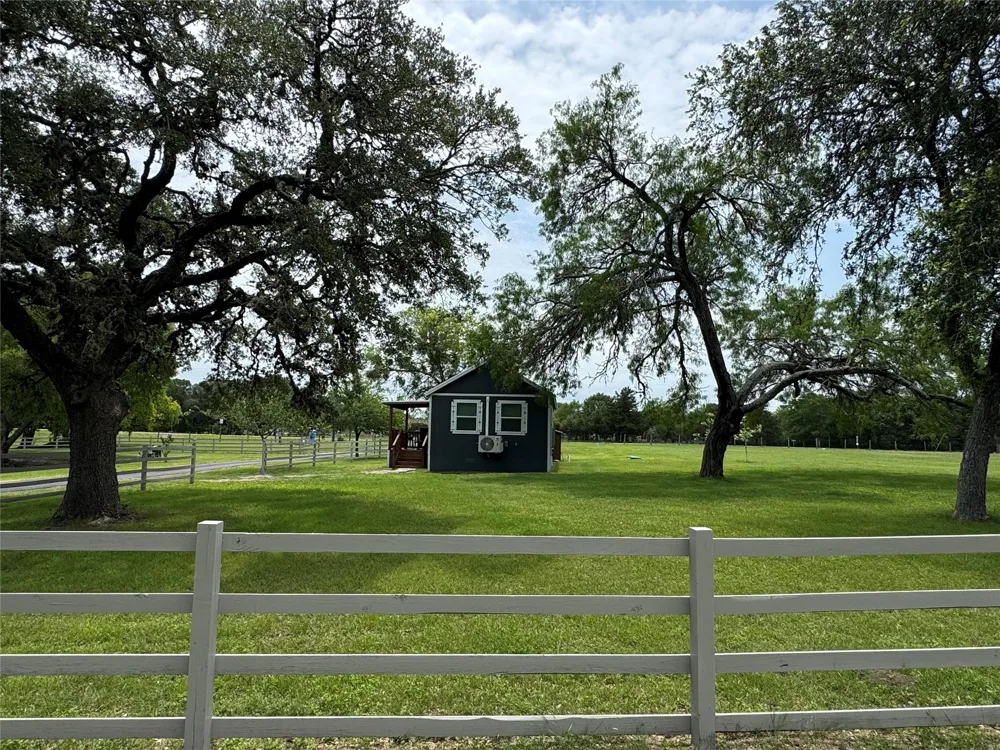 965 Us Hwy 90 Flatonia, TX 78941