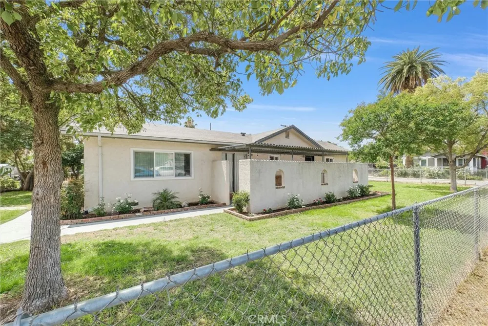 4997 Hollyhock Riverside, CA 92505