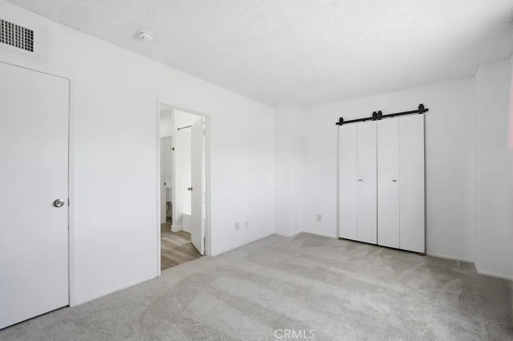 44200 Kingtree #16 Lancaster, CA 93534