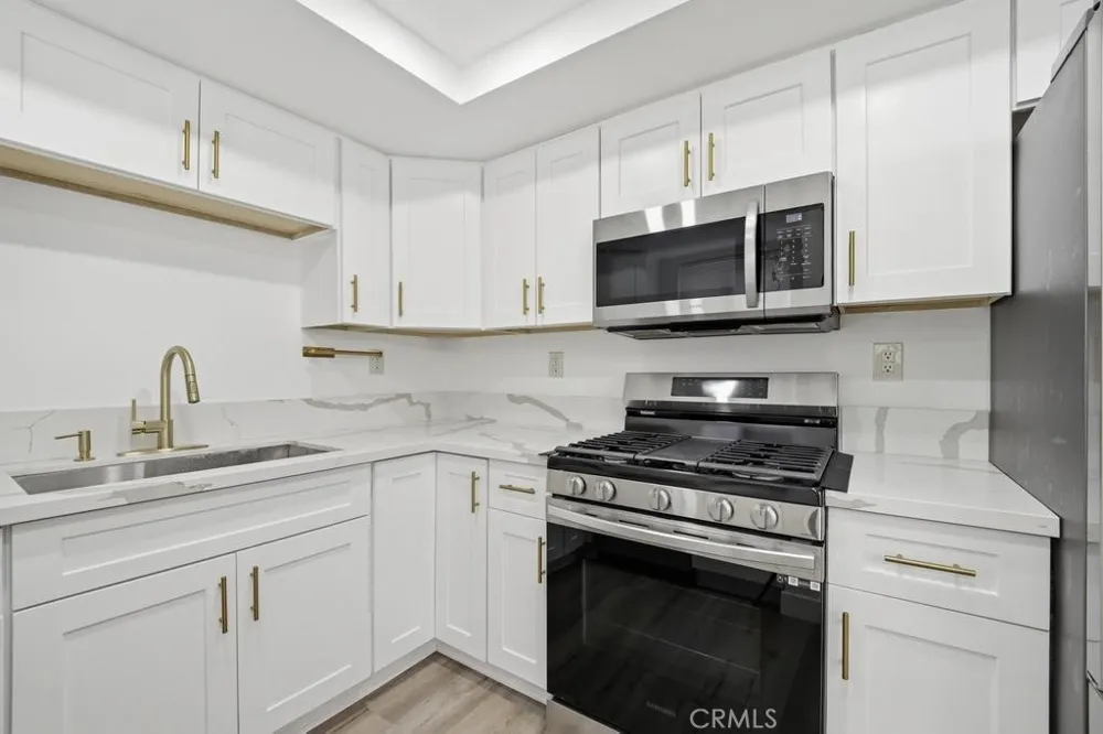 44200 Kingtree #16 Lancaster, CA 93534