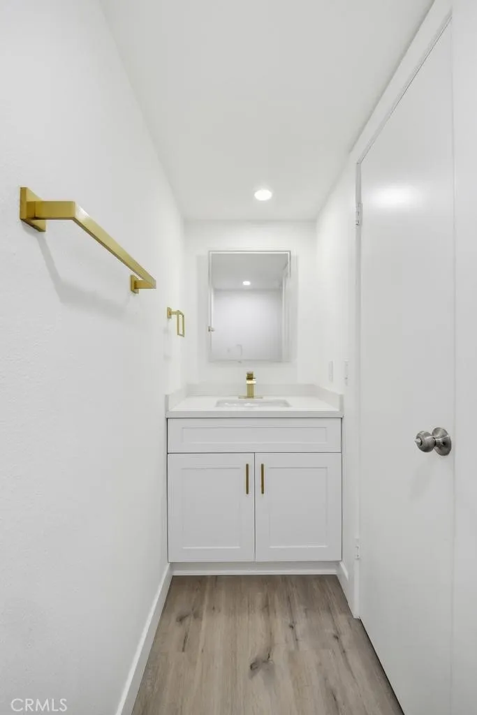 44200 Kingtree #16 Lancaster, CA 93534