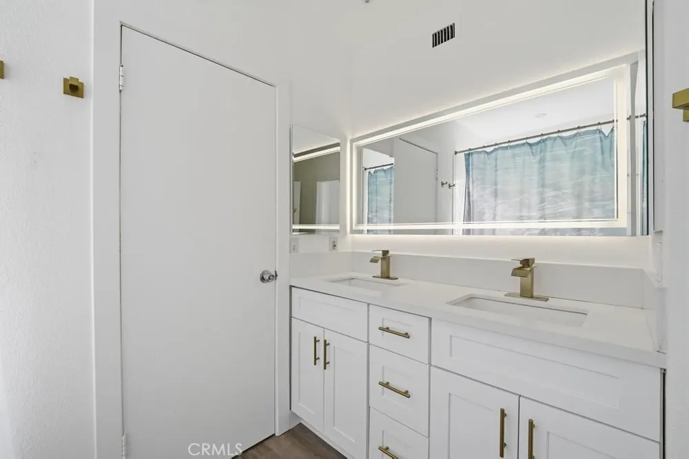 44200 Kingtree #16 Lancaster, CA 93534