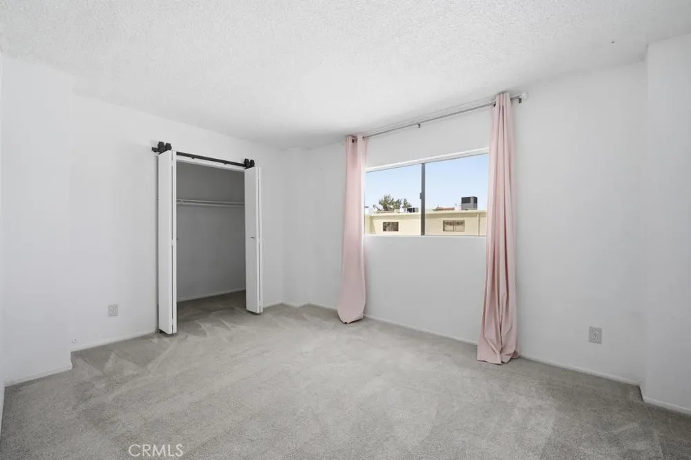 44200 Kingtree #16 Lancaster, CA 93534