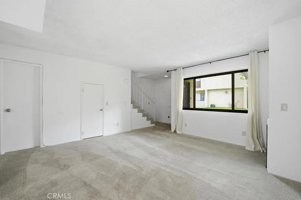 44200 Kingtree #16 Lancaster, CA 93534