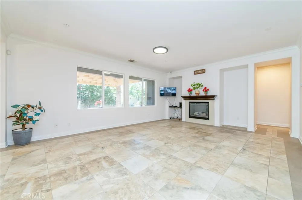 13925 Barnett Eastvale, CA 92880