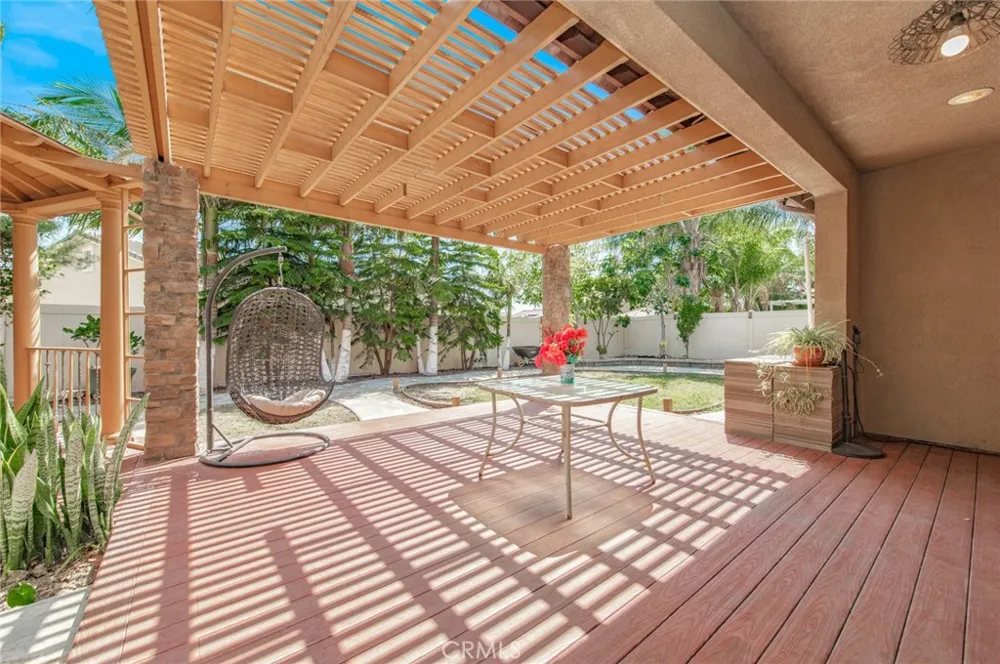 13925 Barnett Eastvale, CA 92880