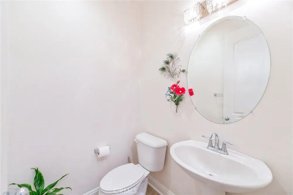 13925 Barnett Eastvale, CA 92880