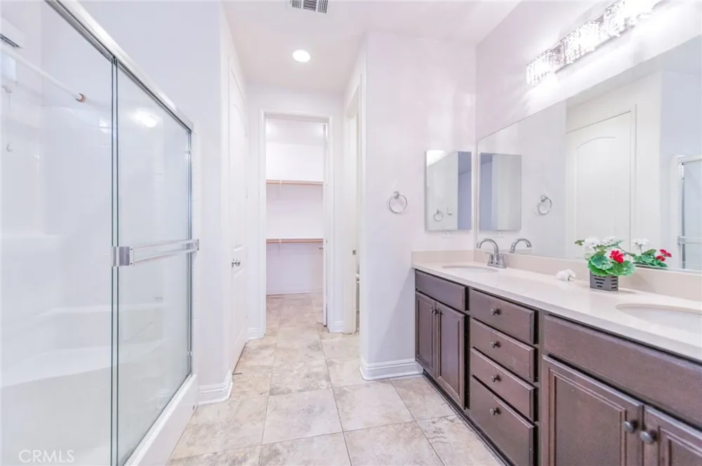13925 Barnett Eastvale, CA 92880