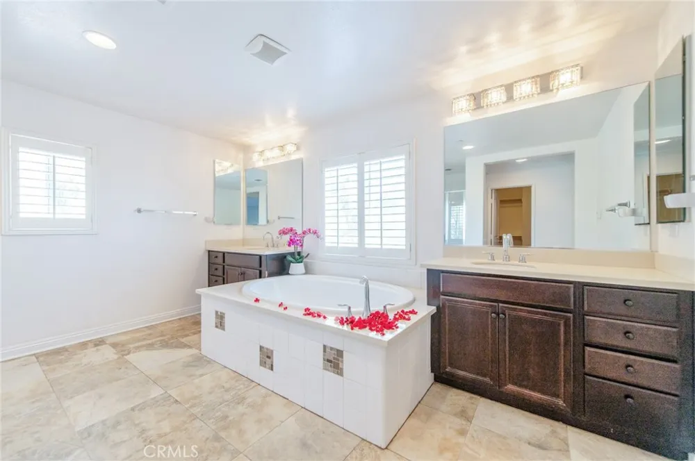 13925 Barnett Eastvale, CA 92880