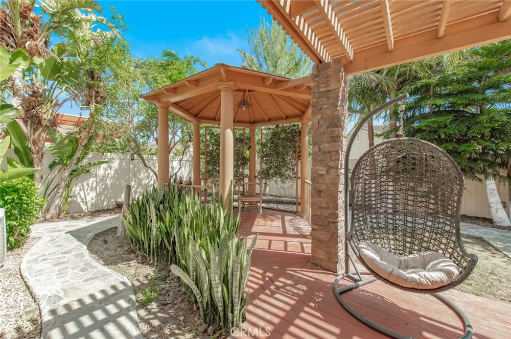 13925 Barnett Eastvale, CA 92880