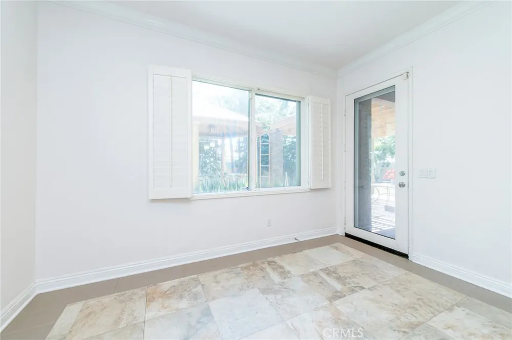 13925 Barnett Eastvale, CA 92880