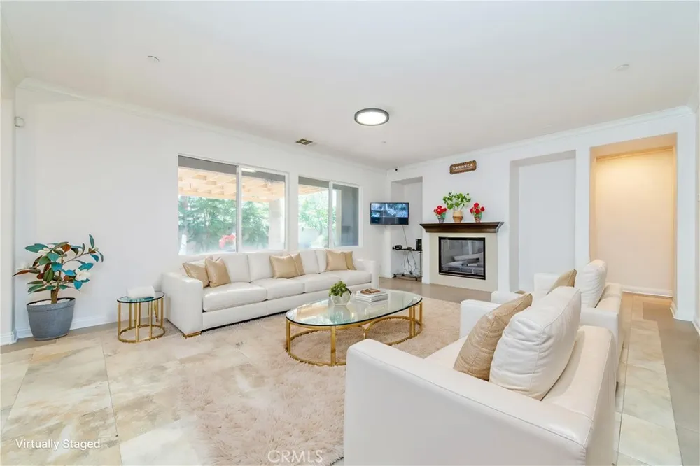 13925 Barnett Eastvale, CA 92880