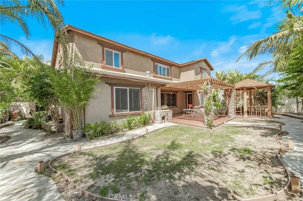 13925 Barnett Eastvale, CA 92880