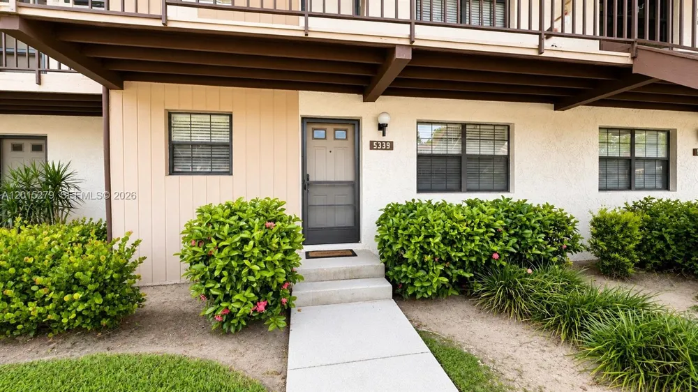 5339 Treetops Drive #5339 Naples, FL 34113