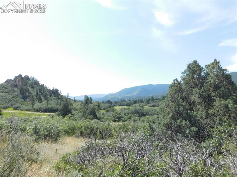 5967 Country Club Drive Larkspur, CO 80118