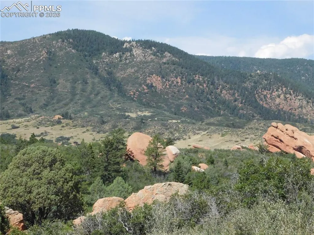 5967 Country Club Drive Larkspur, CO 80118
