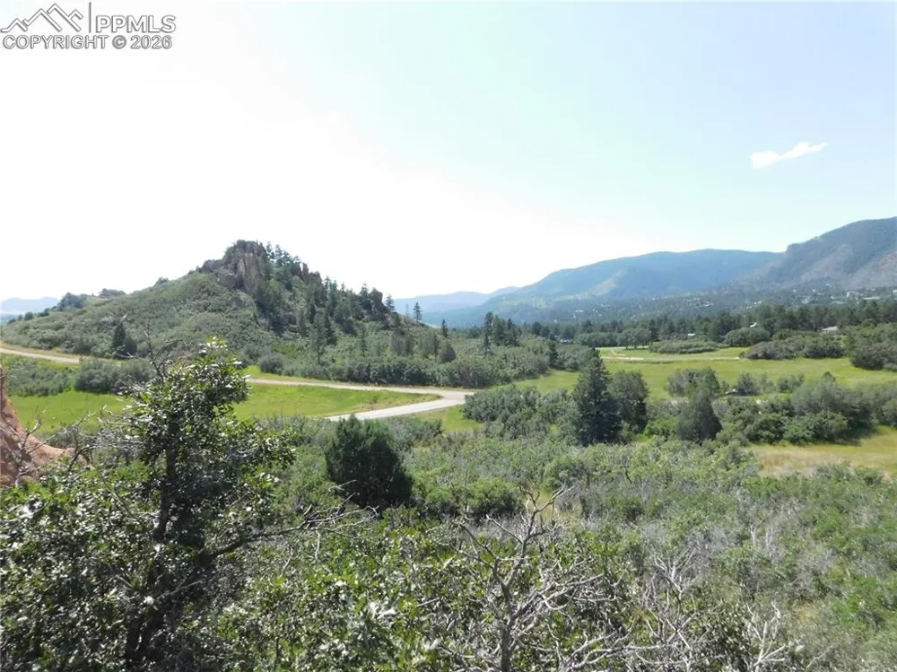 5967 Country Club Drive Larkspur, CO 80118