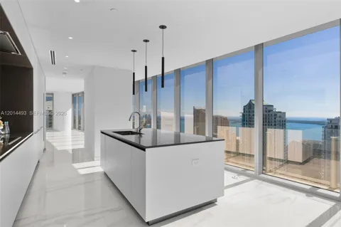 300 Biscayne Blvd Way #3801