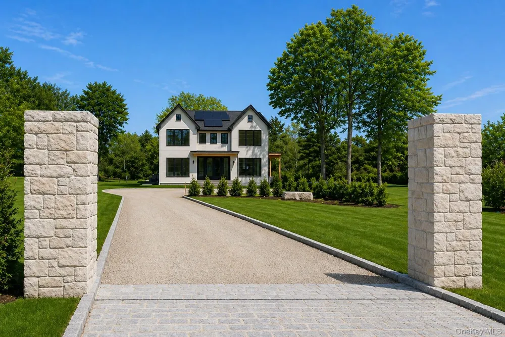 14 Ridge Road Southampton, NY 11968