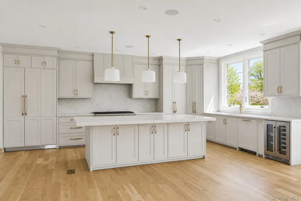14 Ridge Road Southampton, NY 11968