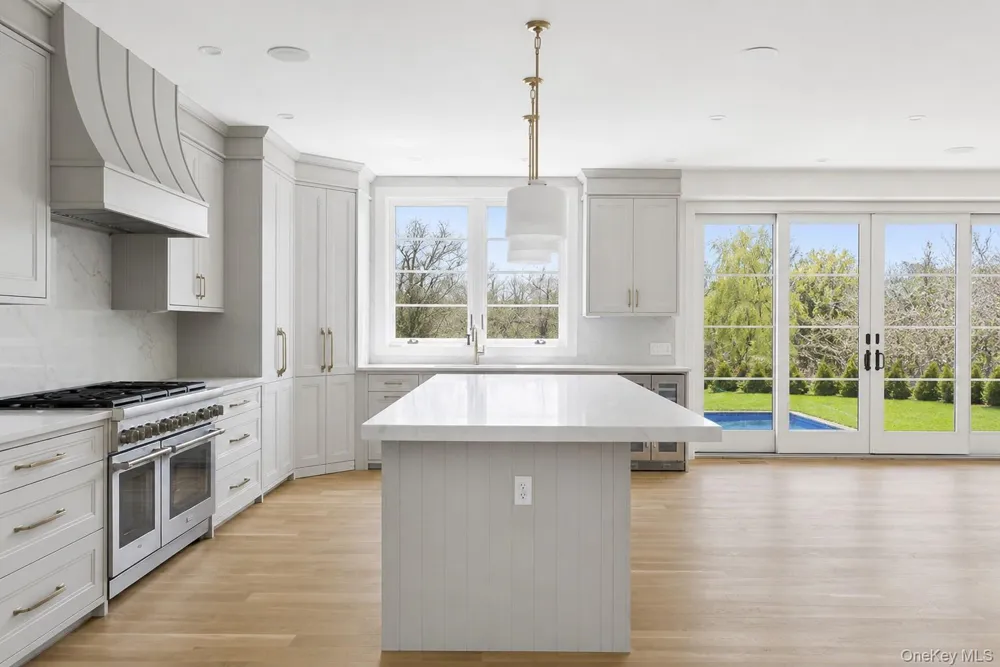 14 Ridge Road Southampton, NY 11968