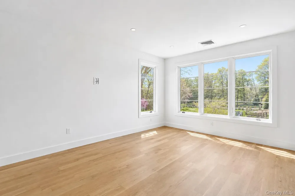14 Ridge Road Southampton, NY 11968