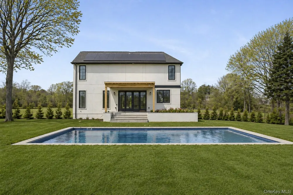 14 Ridge Road Southampton, NY 11968