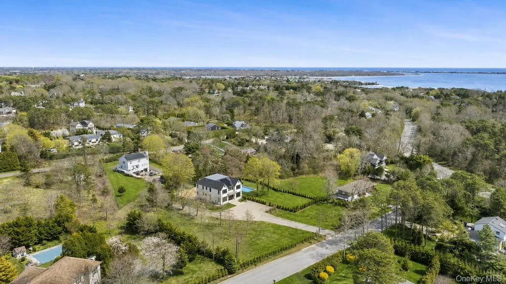14 Ridge Road Southampton, NY 11968